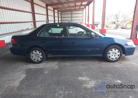 2000 Honda Accord 2.3 Lx из США, поврежденный, VIN 1HGCG6659YA071459